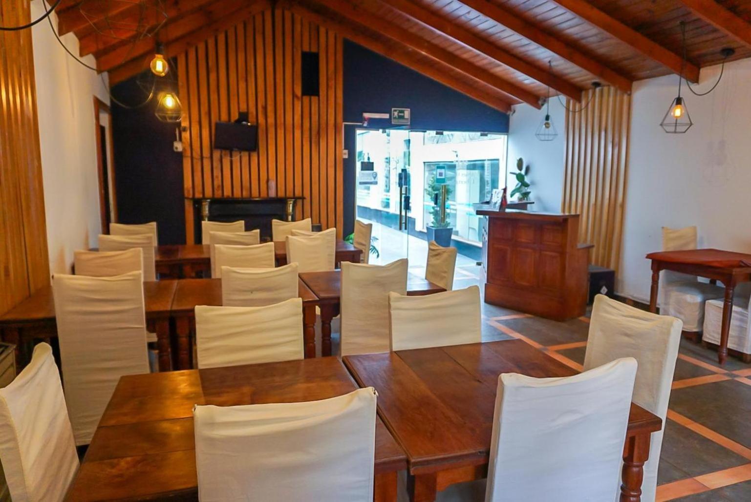 Apart Hotel Libertador El Calafate Bagian luar foto